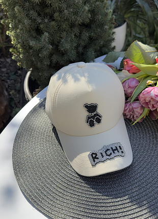 Стильная кепка