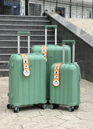 Качественный чемодан из полипропилен,модель 366,прорезиненный,надежная,колеса 360,кодовый замок,туреченя1 фото