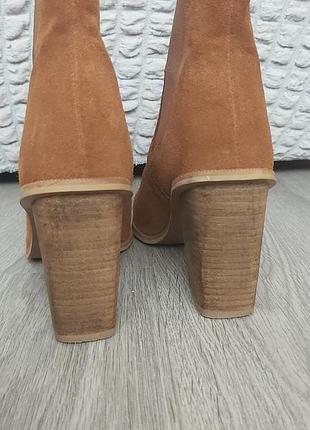 Трендові челсі на підборах mng