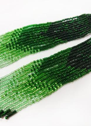 Зеленые сверкающие серьги сережки бисер ручная работа длинные3 фото