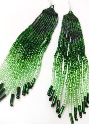 Зеленые сверкающие серьги сережки бисер ручная работа длинные4 фото