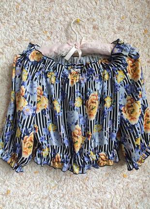 Женская блузка нарядная красивая шифоновая стильная летняя с открытыми плечами у цветах river island