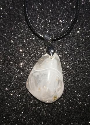 Підвіска, кулон, брошка

оригінальний аксесуар, який стане прекрасним доповненням до будь-якого одягу.