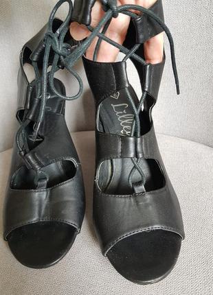 Оригинальные, эффектные туфли-босоножки, р. 393 фото