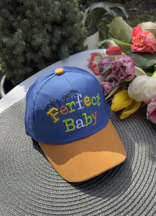 Яскрава кепка