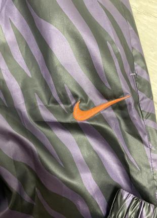 Nike sportswear icon clash all over print high rise спортивные штаны7 фото