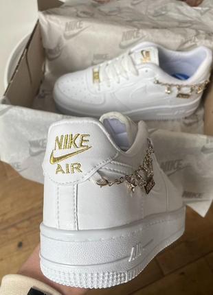 Білі кросівки кеди nike air force lucky charm 26 фото