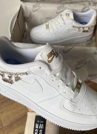 Білі кросівки кеди nike air force lucky charm 25 фото