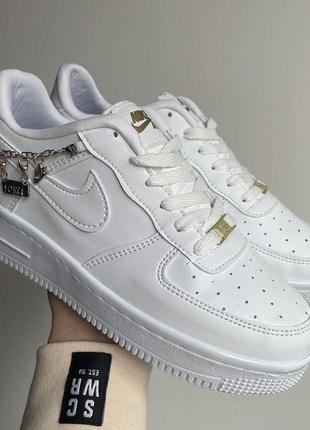 Білі кросівки кеди nike air force lucky charm 23 фото