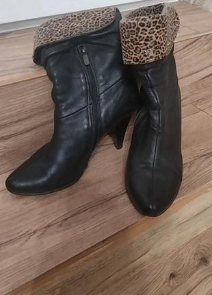 Черевики жіночі