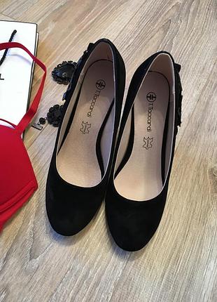 Элегантные туфли на танкетке,стелька кожа