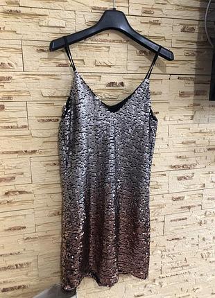 Платье bershka вечернее в пайетки