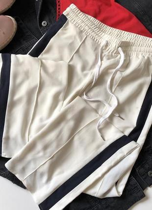 Новые крутые прямые брюки h&m м лампасами1 фото