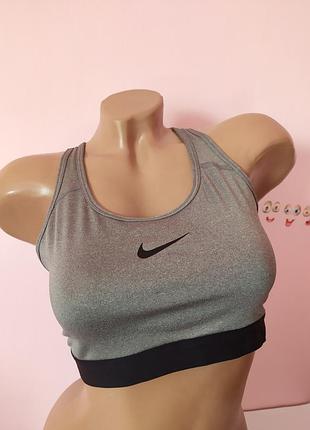 Спортивний топ nike dri-fit, розмір м
