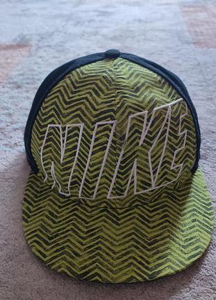 Кепка с прямым козырьком nike