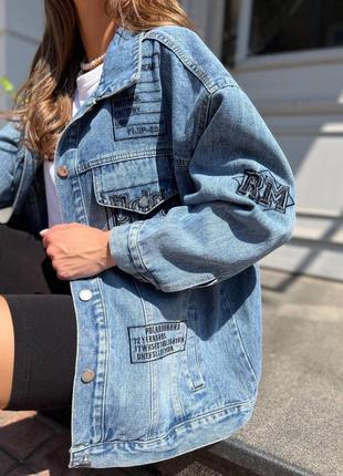 Джинсовая куртка оверсайз с надписями, женская объемная джинсовка4 фото