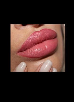 Зволожуюча помада make up for ever rouge artist intense color lipstick. нова. оригінал. із набору.3 фото