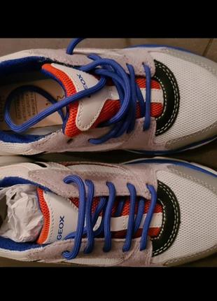 Продам фирменные кросовки geox