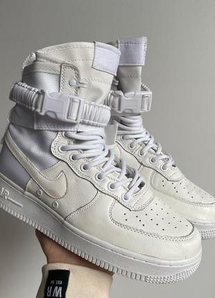 Кросівки в стилі nike air force 1sp