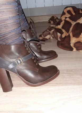 Ботильоны кожа от bata италия бренд