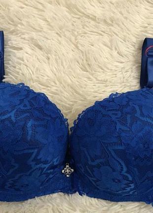 Шикарний бюстик трійка