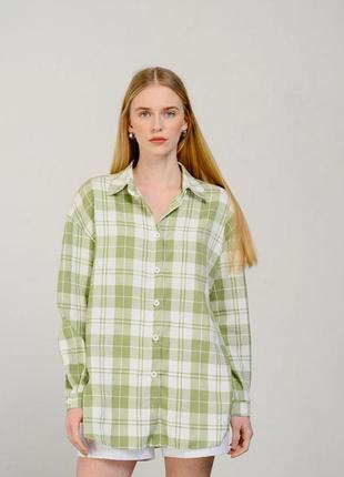 Рубашка женская базовая в клетку свободного кроя зеленая modna kazka mkaz6440-2