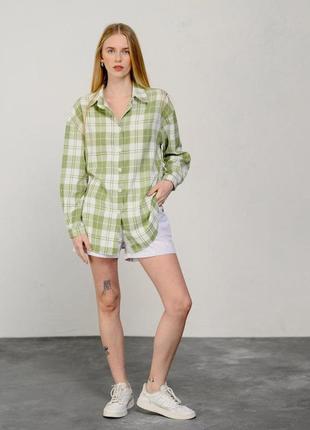 Рубашка женская базовая в клетку свободного кроя зеленая modna kazka mkaz6440-22 фото