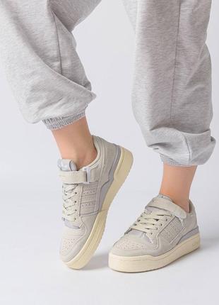 Женские кроссовки adidas forum low grey suede