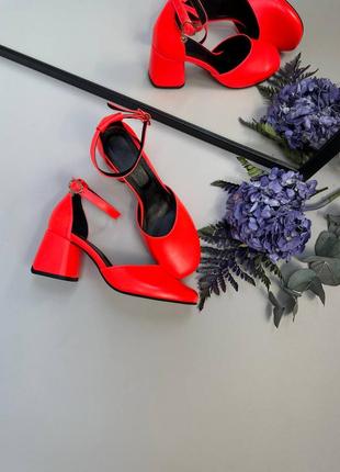 Эксклюзивные туфли из натуральной итальянской кожи и замша женские на каблуке с ремешком6 фото
