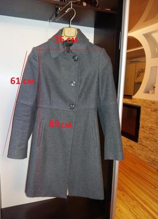 Классическое шерстяное серое пальто united colors of beneton осень