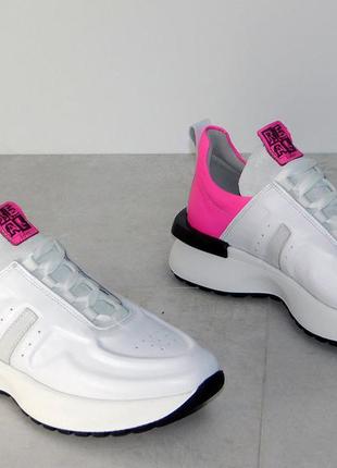 Модные кожаные кроссовки белые с розовым женские стильные7 фото