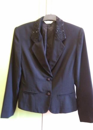 Красивый деловой пиджак next