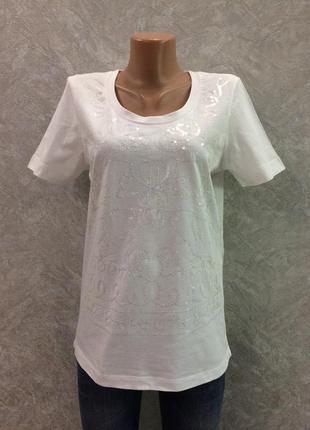 Футболка з паєтками