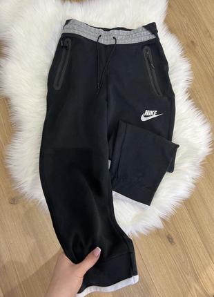 Спортивные штаны roshe nike
