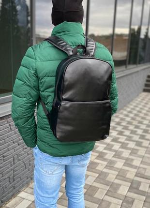 Чоловічий чорний рюкзак з екошкіри повсякденний міський універсальний чорний колір4 фото