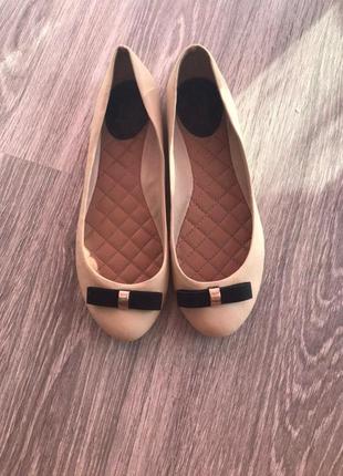 Базові балетки з штучної шкіри stradivarius