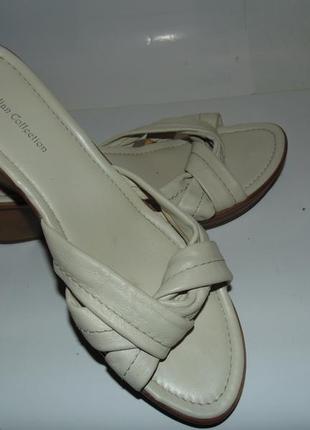 Комфортні легкі шльопанці шкіра