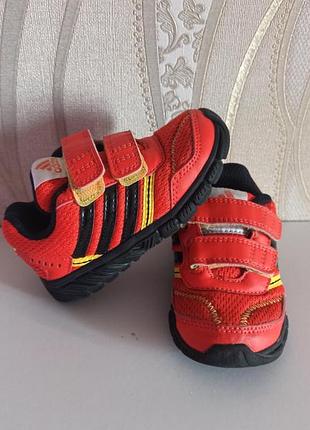 Adidas детские кроссовки 22 размер