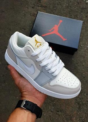 Nike air jordan 1 low
•beige grey• 8