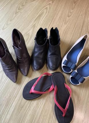 Взуття 👍черевики 2 шт туфлі і шльопкм 37 розмір