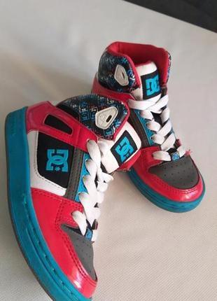 Кросівки, черевики dc на хлопчика розмір 31 (вказаний 32)кросівки, черевики dc на хлопчика розмір 31