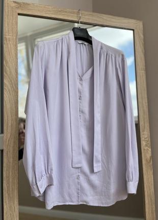 Фіолетова блуза з зав’язкою на шиї