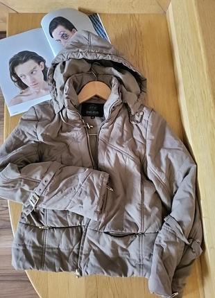 Демисезонна коротка  куртка