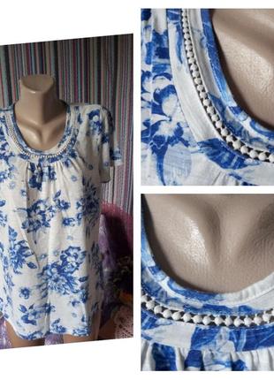 Надзвичайна футболочка з милим комірцем в квіти