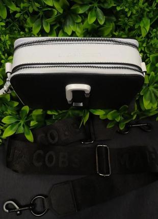 Женская стильная сумка с стиле mark jacobs в стилі марк якобс джейкобс чорна біла8 фото