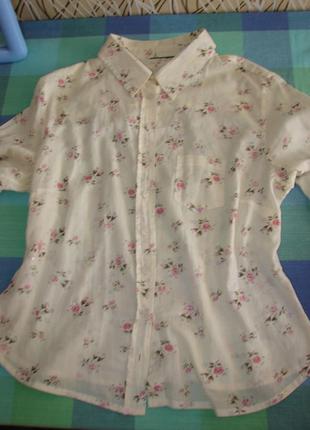 Ніжна блуза в квітковий принт.3 фото