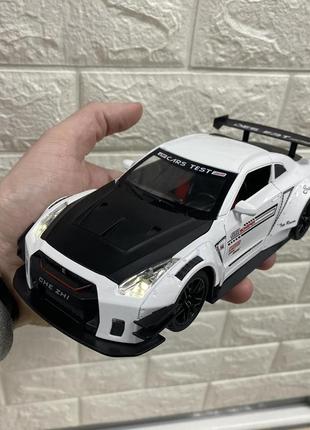 Ниссан гтр игрушка машинка 20см (nissan gt-r) металлическая 1:24 открываются двери инерция свет звук