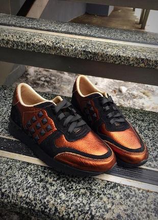 Кожаные бронзовые кроссовки в стиле valentino 35-381 фото