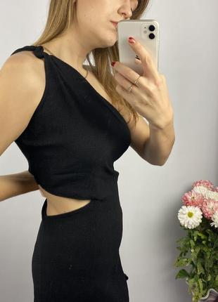 Черное короткое мини платье с вырезом на одно плечо plt2 фото