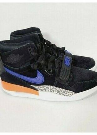 Баскетбольные кроссовки nike air jordan legacy 312 knicks av3922-048 размер 42, чёрно-оранжевые.3 фото